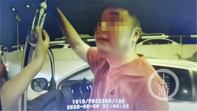 酒精測試儀亮紅燈？這種“酒駕”有點冤，民警提醒多開窗