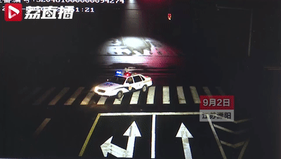 男子酒駕跟蹤警車時(shí)睡著 醒來(lái)車外站著一圈警察